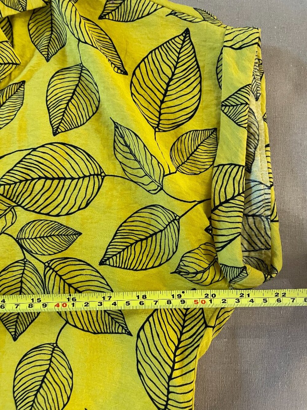 Milk & Honey Blouse Size L Yellow Botanical Cropped Button Front Resort Artsy - Picture 3 of 9